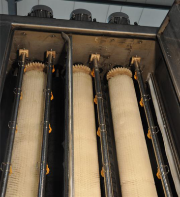 एआई सिस्टम के साथ वर्टिकल इंसुलेटिंग ग्लास प्रोडक्शन लाइन गैस फिलिंग और प्रेसिंग रोबोट 3