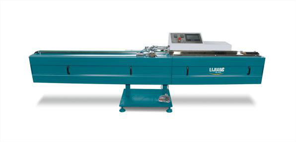 LJTB01 ब्यूटाइल एक्सट्रूजर मशीन का प्रकार एल्यूमीनियम स्पेसर फ्रेम को समान रूप से गर्म पिघल ब्यूटाइल के साथ फैलाने के लिए उपयोग किया जाता है।