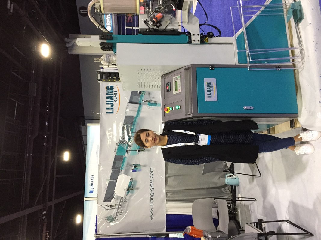 Desiccant भरने की मशीन स्वचालित रूप से स्पेसर फ्रेम में ड्रिलिंग छेद की कार्रवाई को स्वचालित रूप से प्राप्त कर सकती है