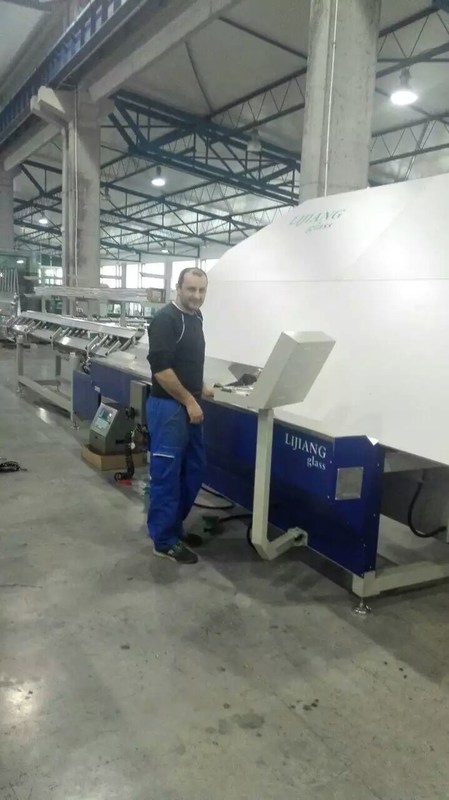 4 अलग स्पेसर आकार भंडारण इकाइयों के साथ स्पेसर बार झुकने मशीन