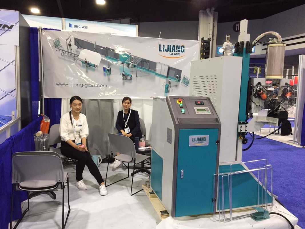 Desiccant भरने की मशीन स्वचालित रूप से स्पेसर फ्रेम में ड्रिलिंग छेद की कार्रवाई को स्वचालित रूप से प्राप्त कर सकती है