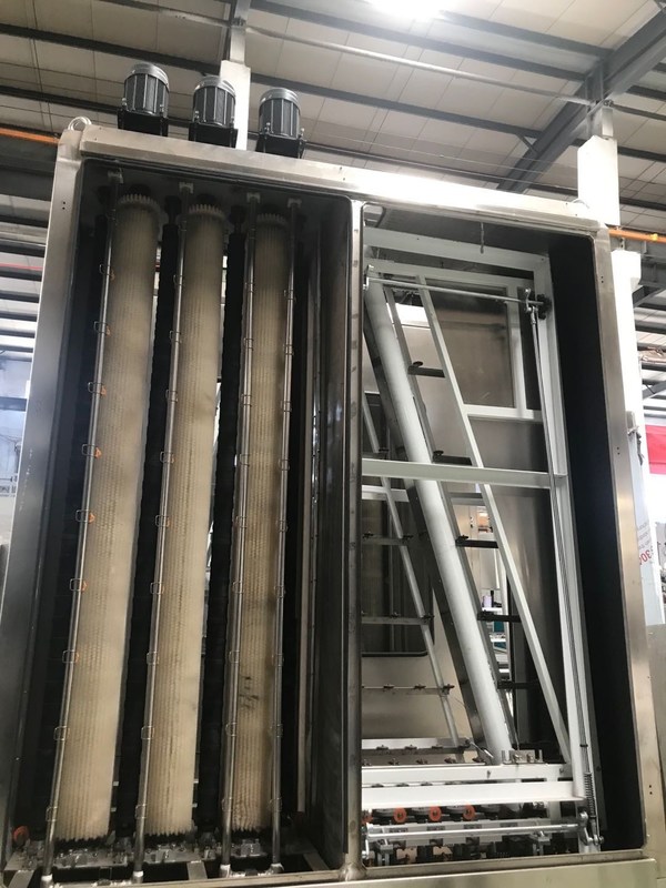 बड़े आकार का ग्लास वर्टिकल लो ई ग्लास वॉशिंग मशीन स्वचालित 2-10 मीटर / मिनट