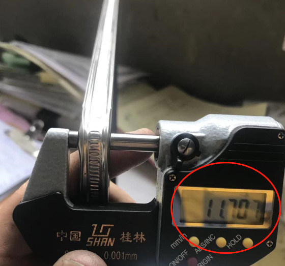 रंग अनुकूलित सटीक कोण mm 0.5 मिमी स्पेसर झुकने मशीन