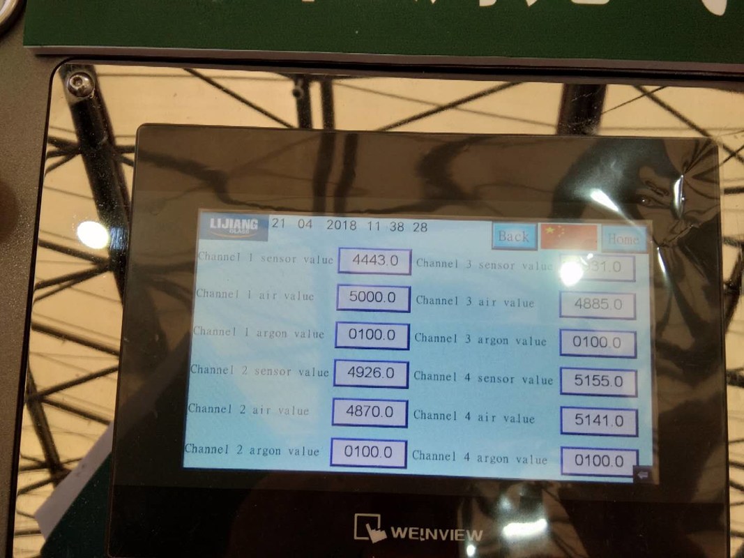 डबल ग्लेज़िंग ग्लास बनाने के लिए टच स्क्रीन के साथ मैनुअल आर्गन गैस फिलिंग मशीन