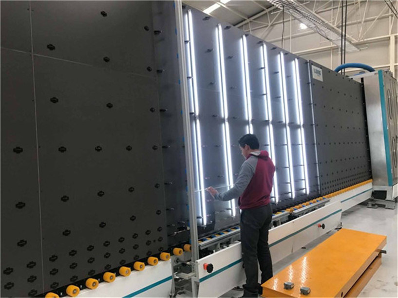 3-15 मिमी फ्लैट इन्सुलेट ग्लास उत्पादन लाइन 3 जोड़े कम ई शीतल धुलाई ब्रश के साथ