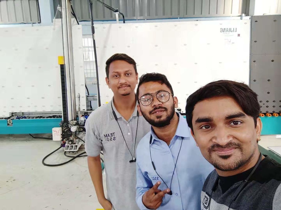 सिलिकॉन इन्सुलेट ग्लास सील रोबोट के लिए मोटाई 12-56 मिमी ग्लास सील मशीन