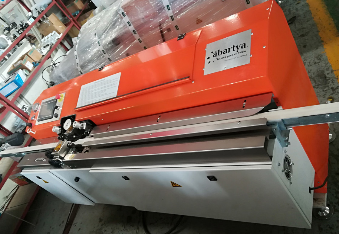 डबल ग्लेज़िंग ग्लास मशीन के लिए एक्सट्रूज़न कोटिंग 47 मी / मिनट हॉट मेल्ट ब्यूटाइल मशीन