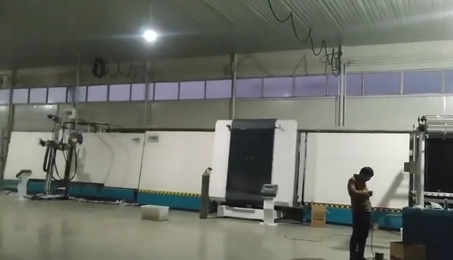 डबल ग्लेज़िंग इन्सुलेट ग्लास उत्पादन लाइन 6.5 मीटर / मिनट ग्लास सील मशीन